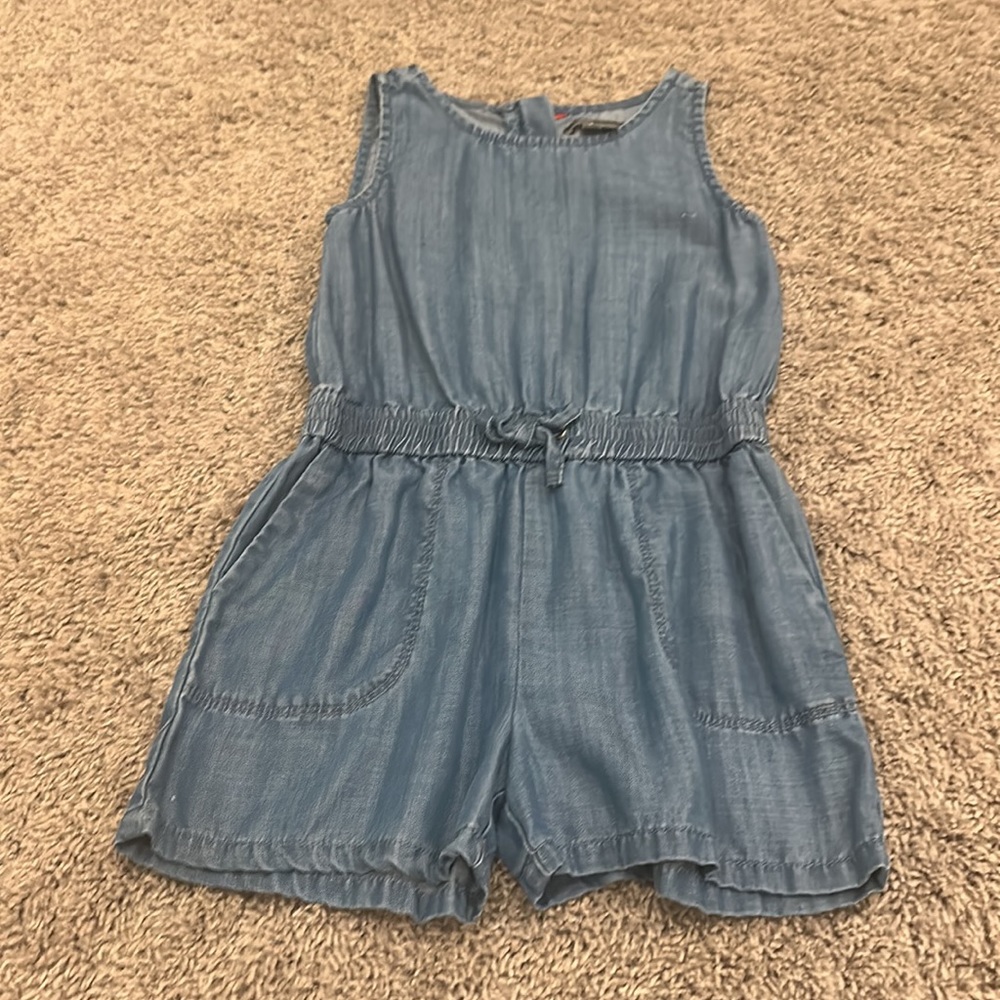Girl jeans jumper Vince size 6.
